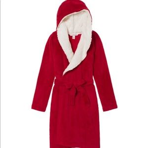 Victoria’s Secret Short Red Robe NWT